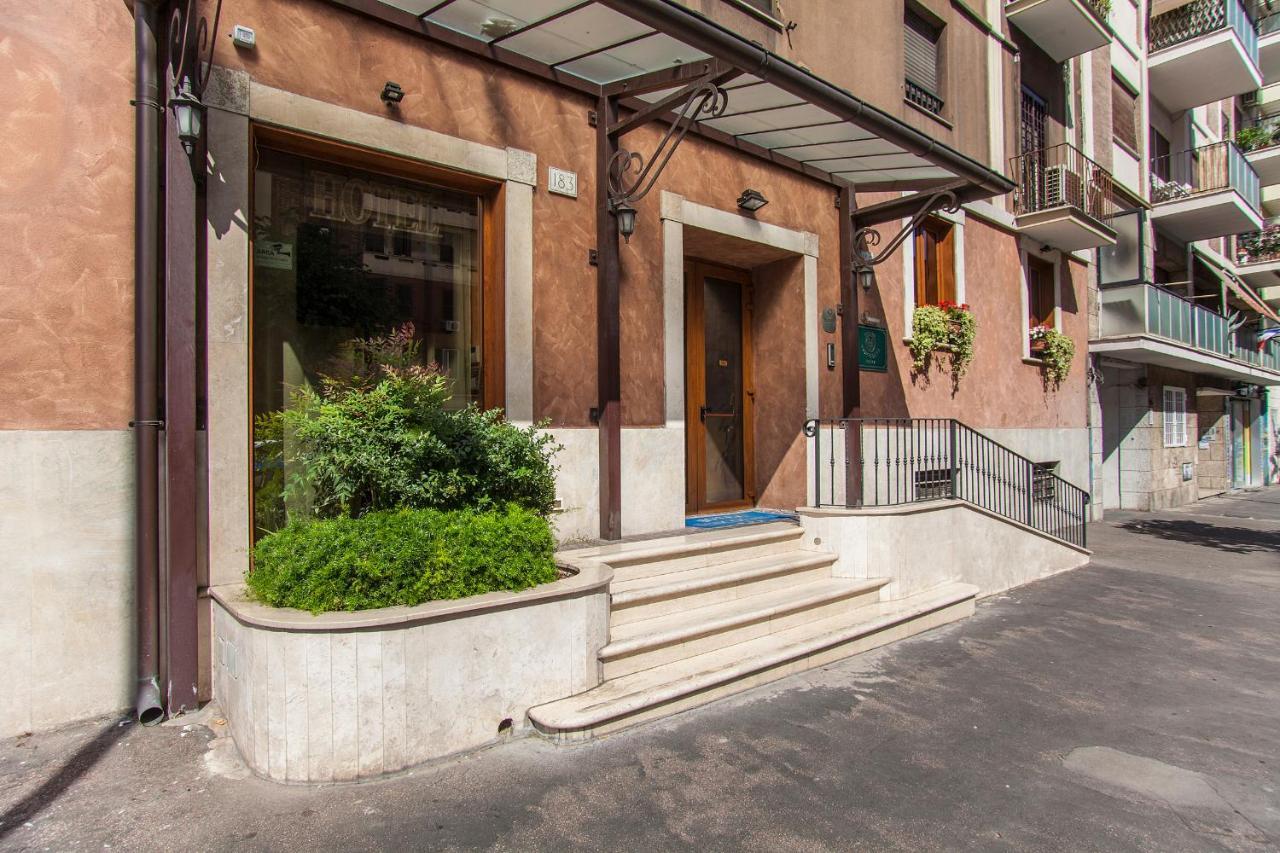 Hotel Tuscolana Rome Bagian luar foto