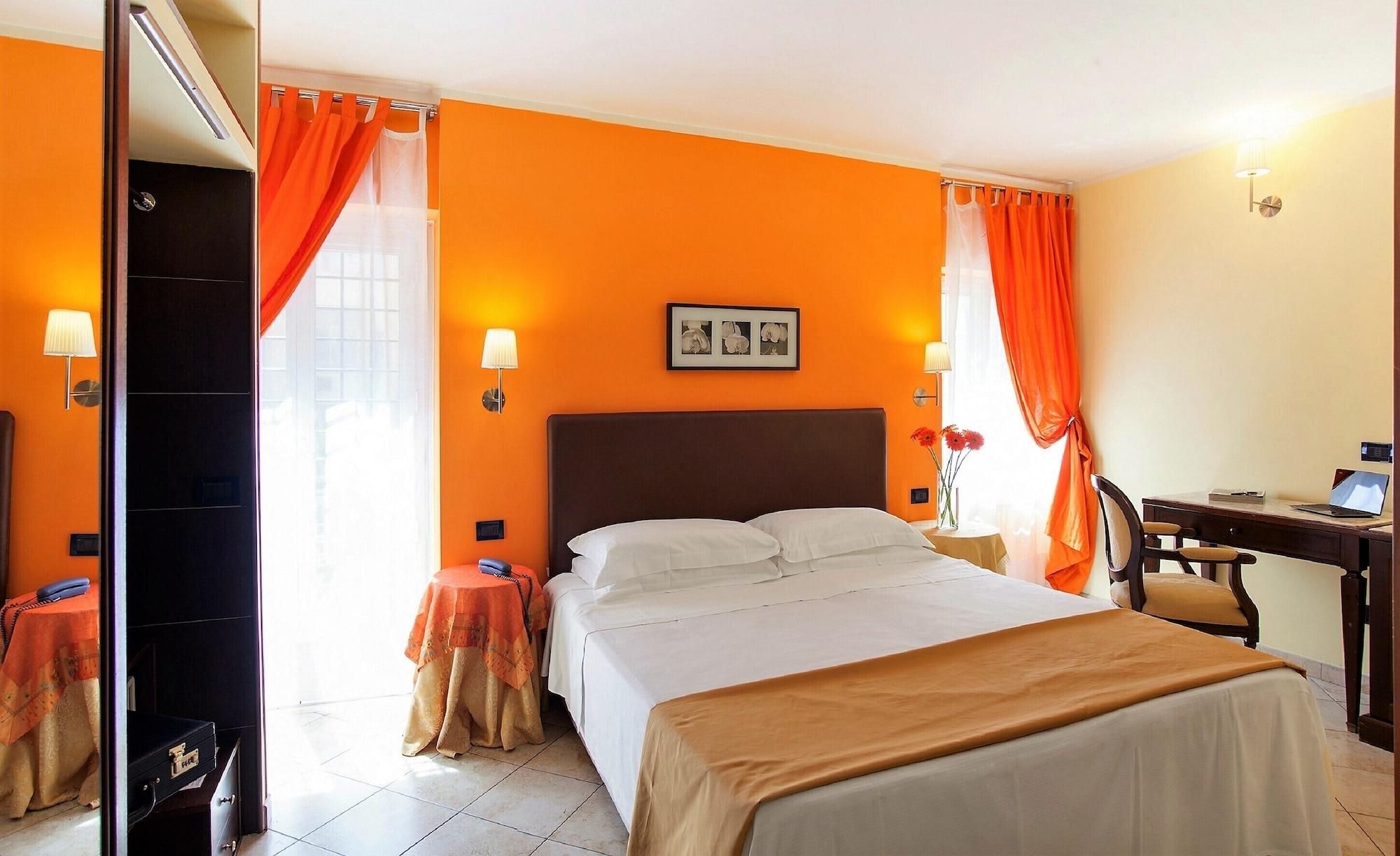 Hotel Tuscolana Rome Bagian luar foto
