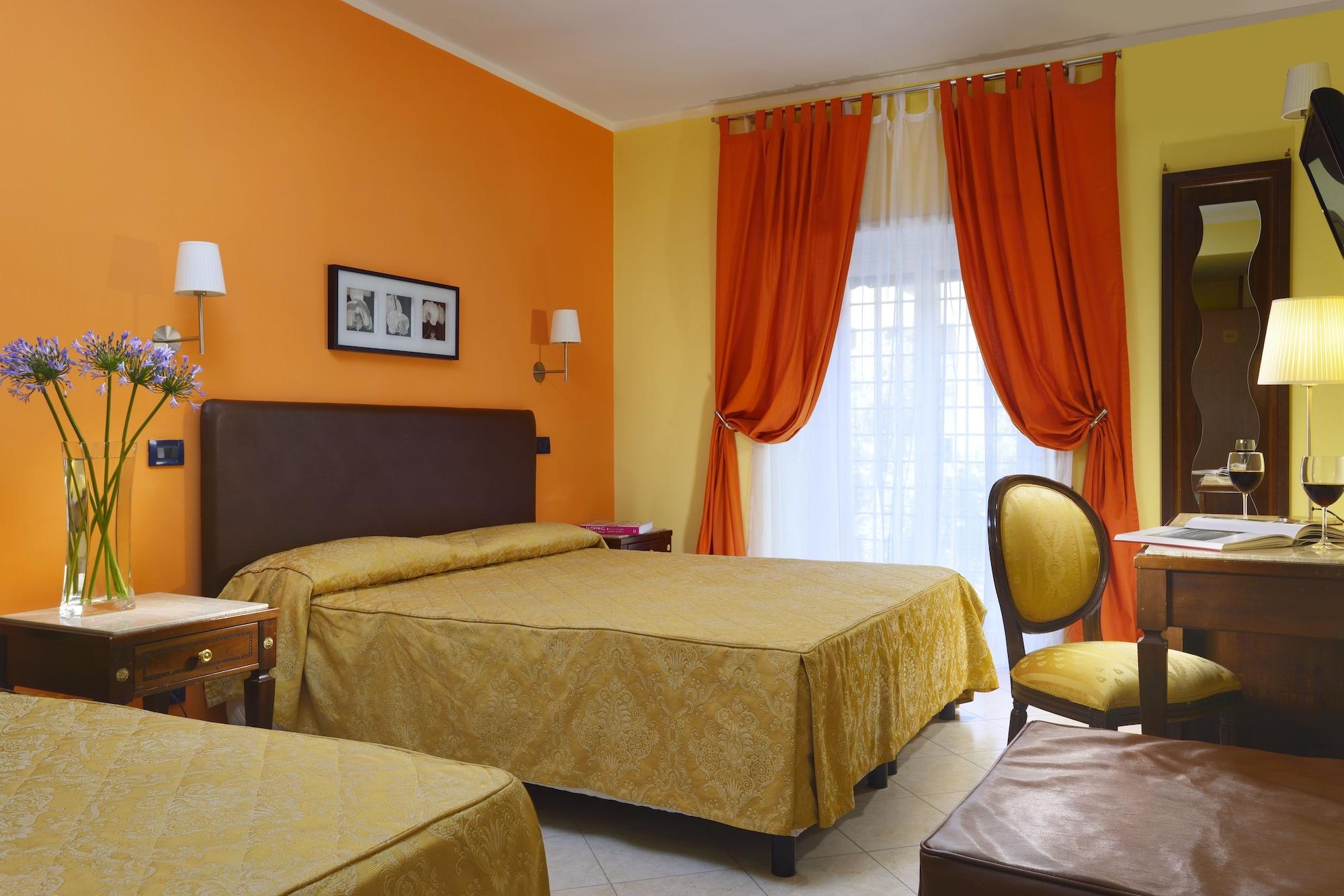 Hotel Tuscolana Rome Bagian luar foto