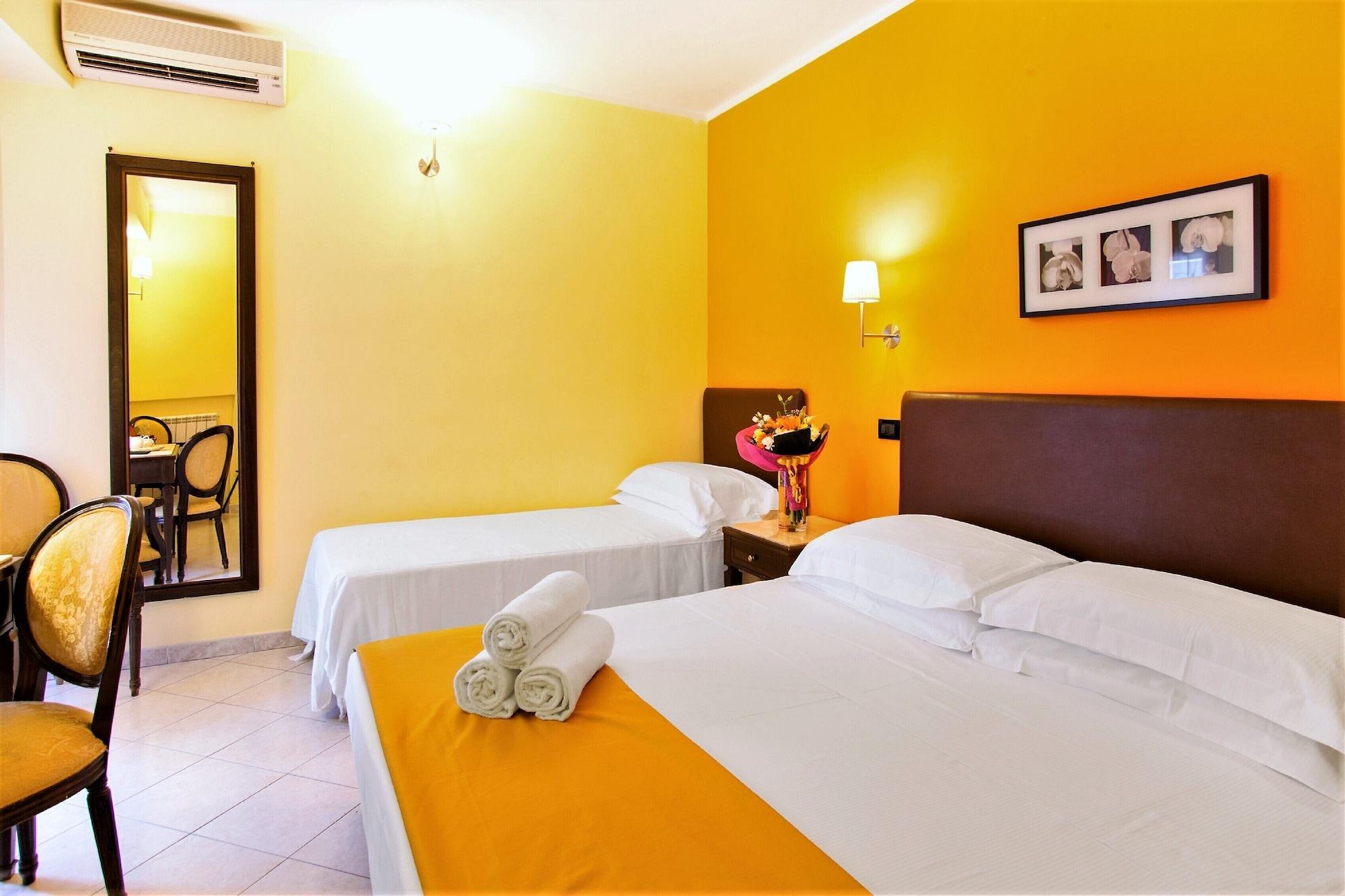 Hotel Tuscolana Rome Bagian luar foto
