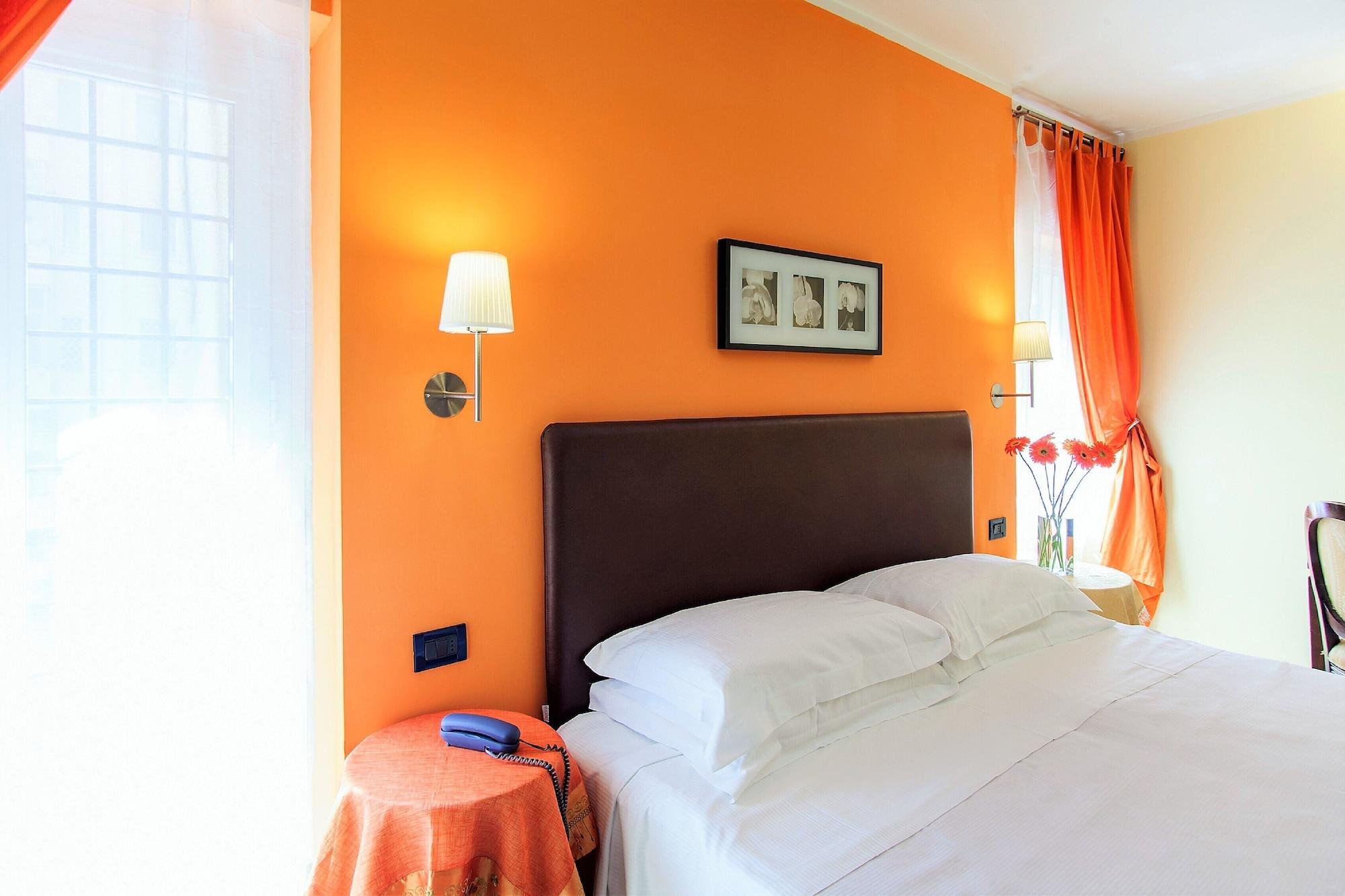 Hotel Tuscolana Rome Bagian luar foto