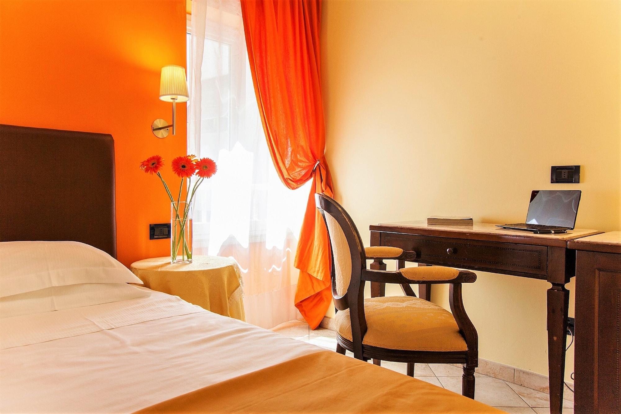 Hotel Tuscolana Rome Bagian luar foto
