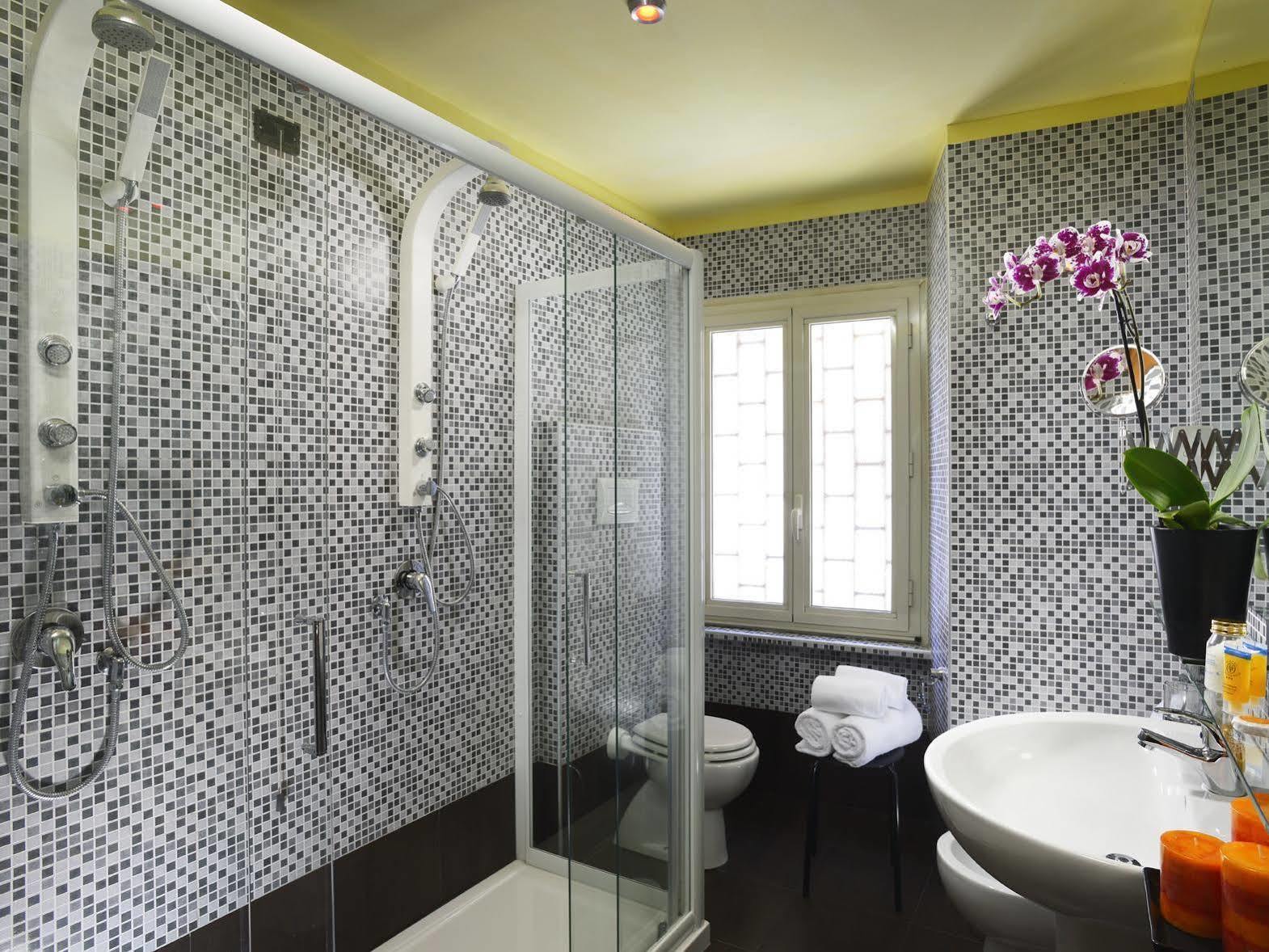 Hotel Tuscolana Rome Bagian luar foto