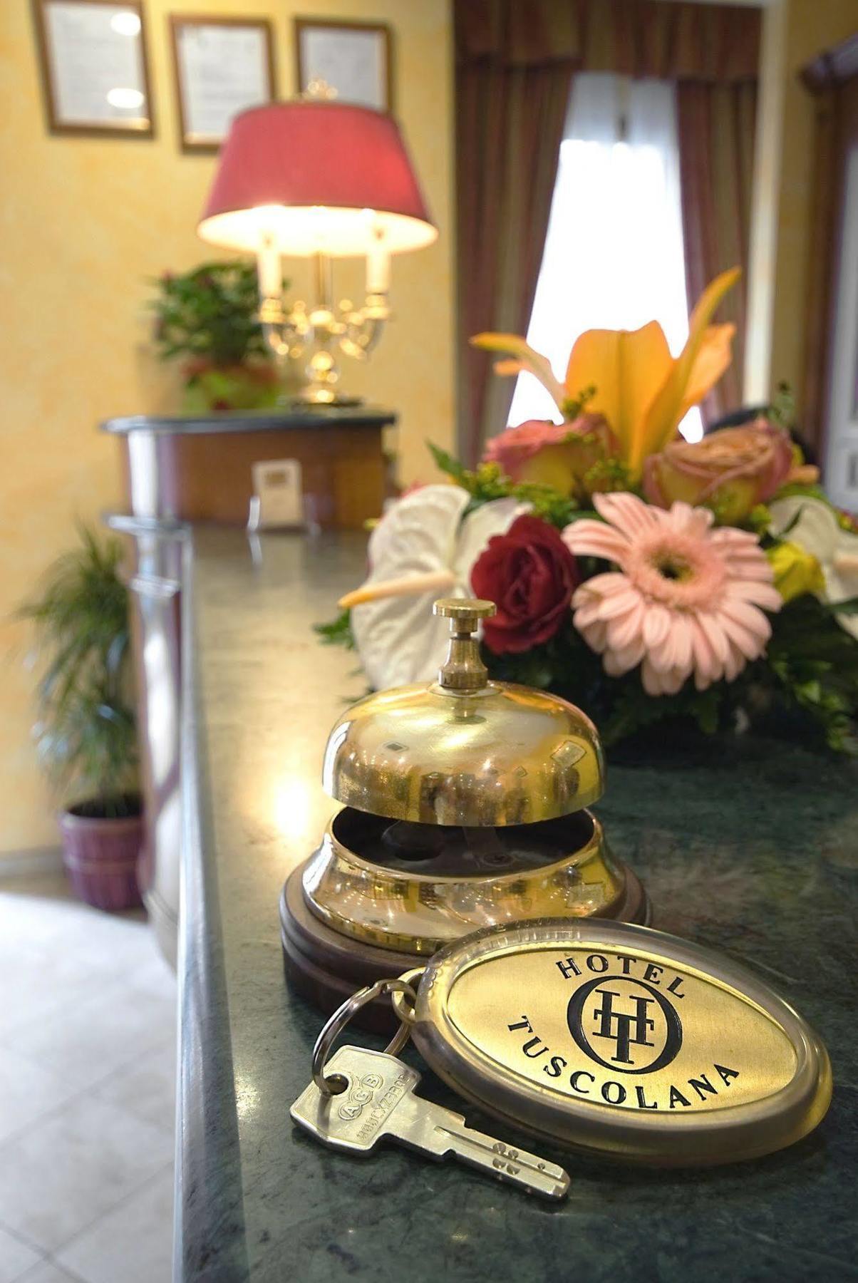 Hotel Tuscolana Rome Bagian luar foto