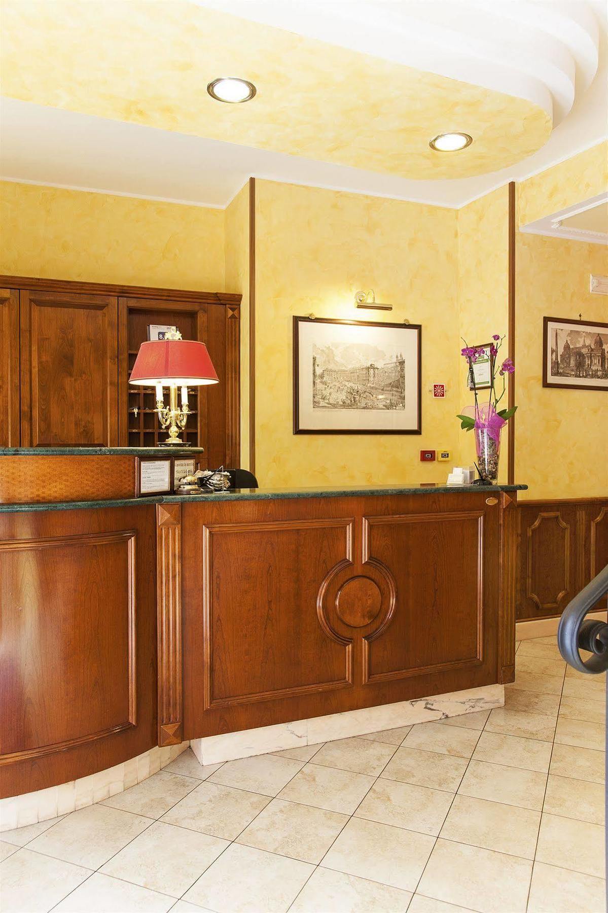 Hotel Tuscolana Rome Bagian luar foto