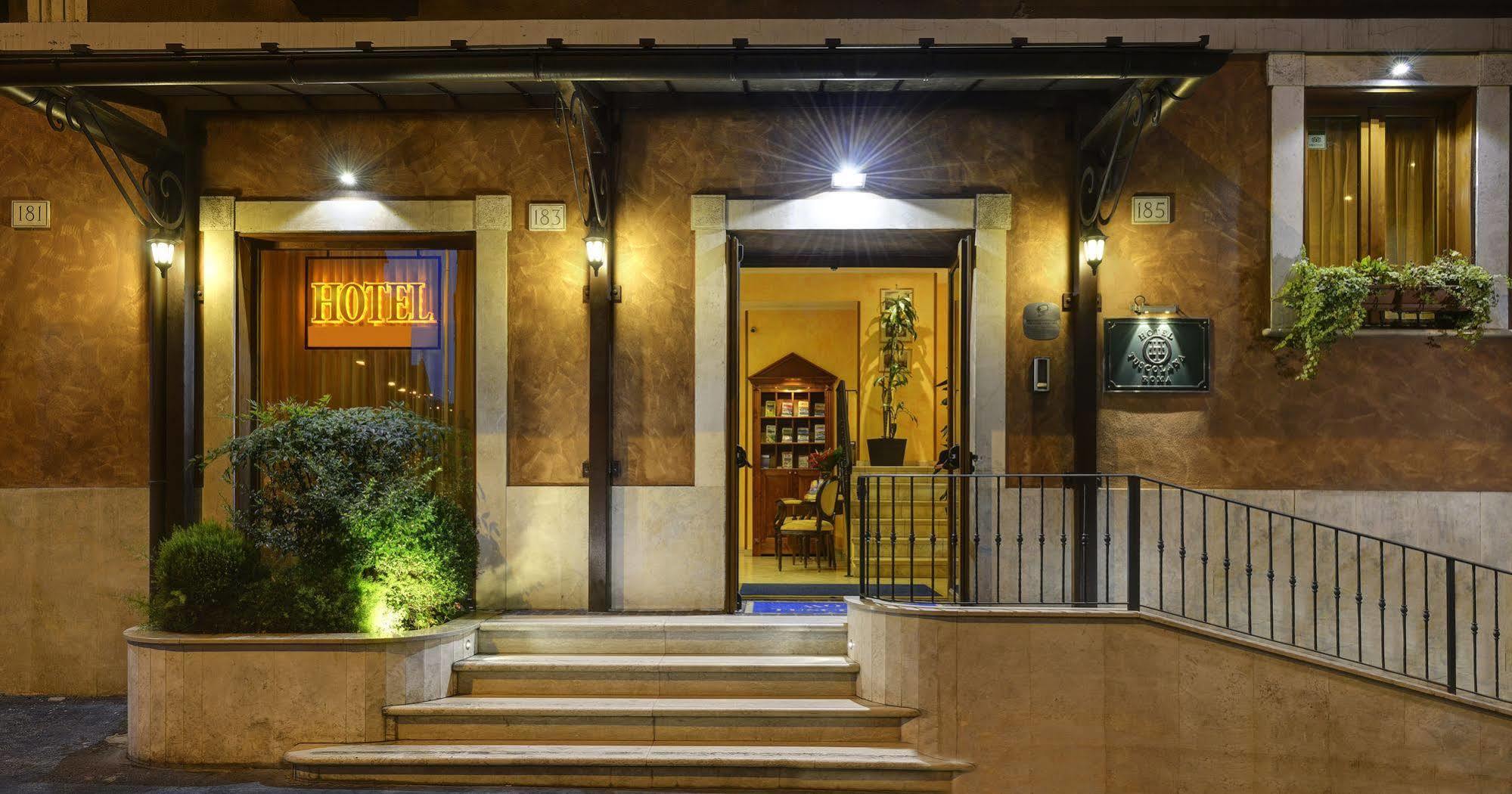 Hotel Tuscolana Rome Bagian luar foto