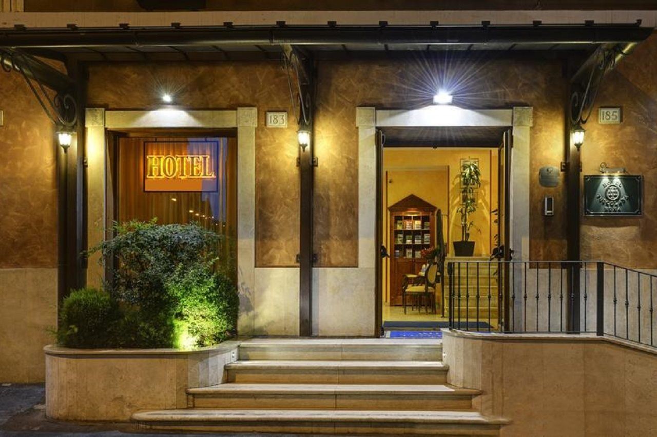 Hotel Tuscolana Rome Bagian luar foto