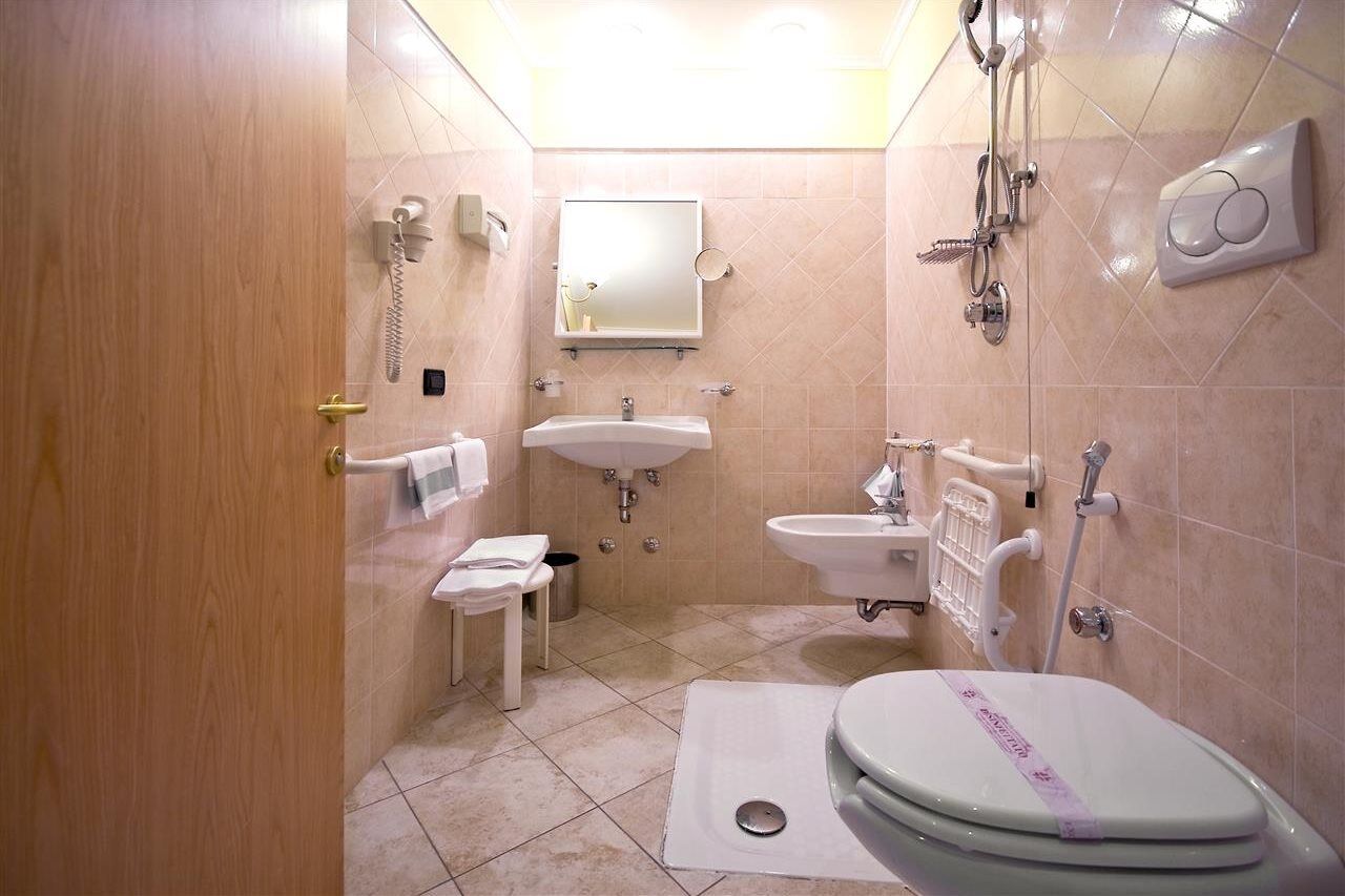 Hotel Tuscolana Rome Bagian luar foto