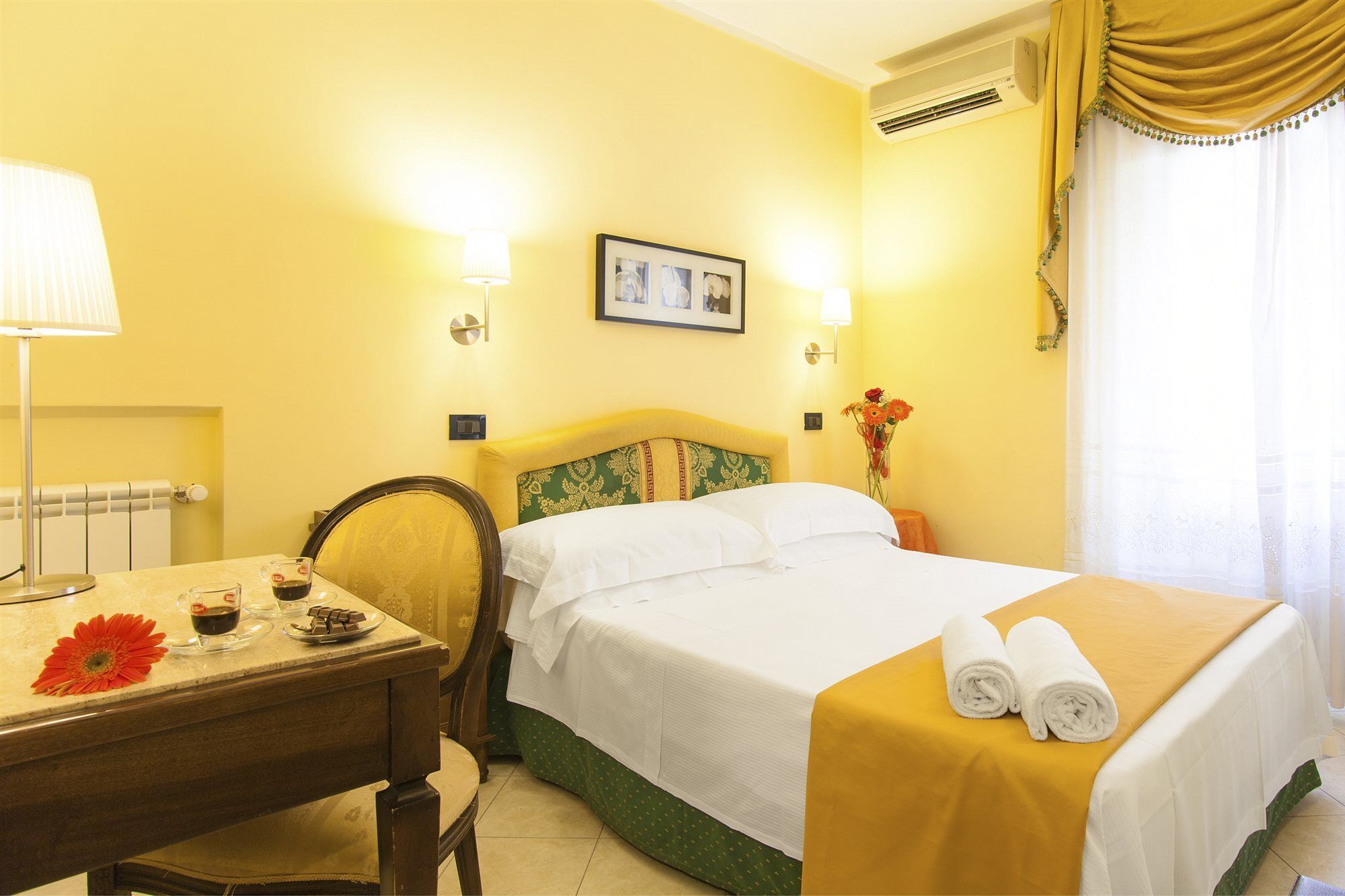 Hotel Tuscolana Rome Bagian luar foto