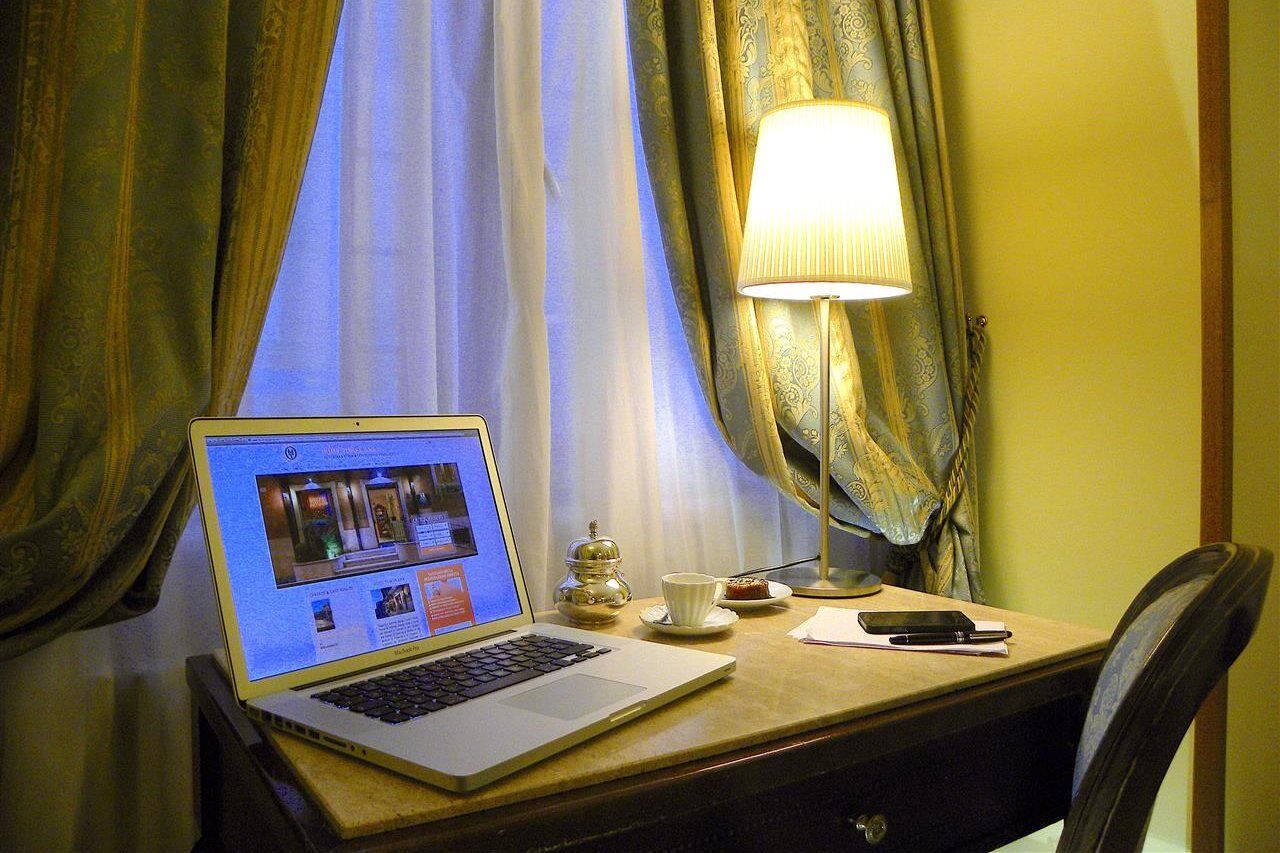 Hotel Tuscolana Rome Bagian luar foto